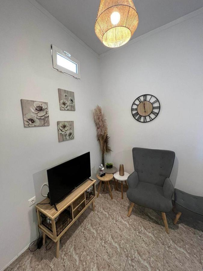 Beach Apartment Edem First Floor Периволос Экстерьер фото